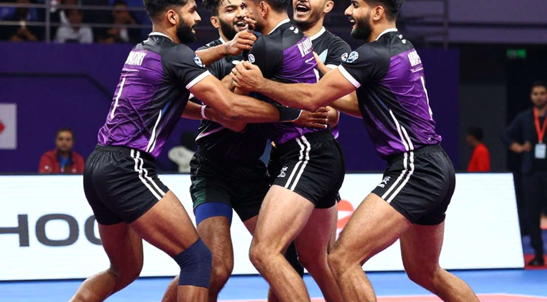 कॉमनवेल्थ कबड्डी चैंपियनशिप 2026, दिन 1: स्कोरबोर्ड के पीछे बैठा 'कॉमनवेल्थ' फ़िल्टर